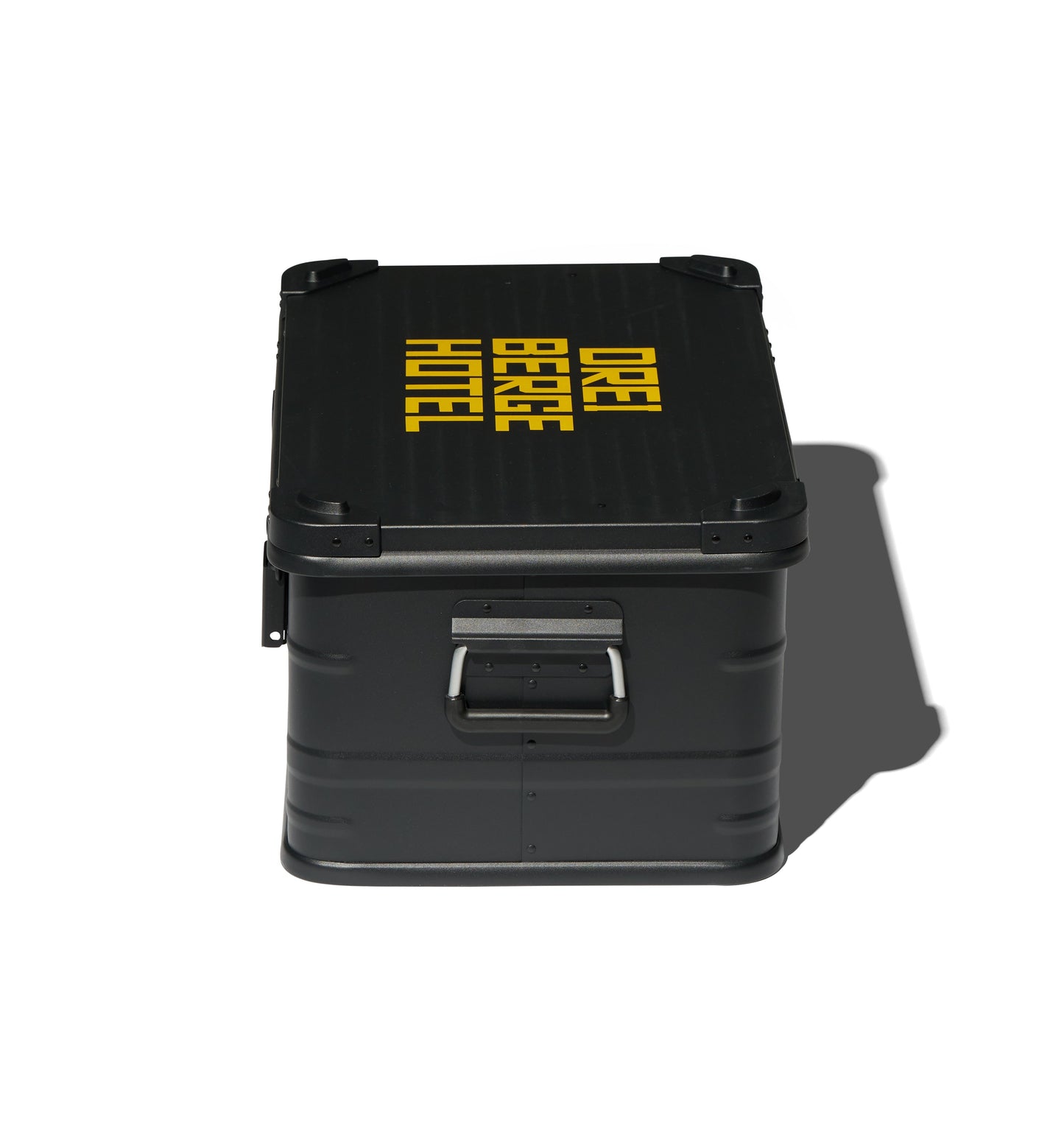 ARMY CASE DREI BERGE HOTEL