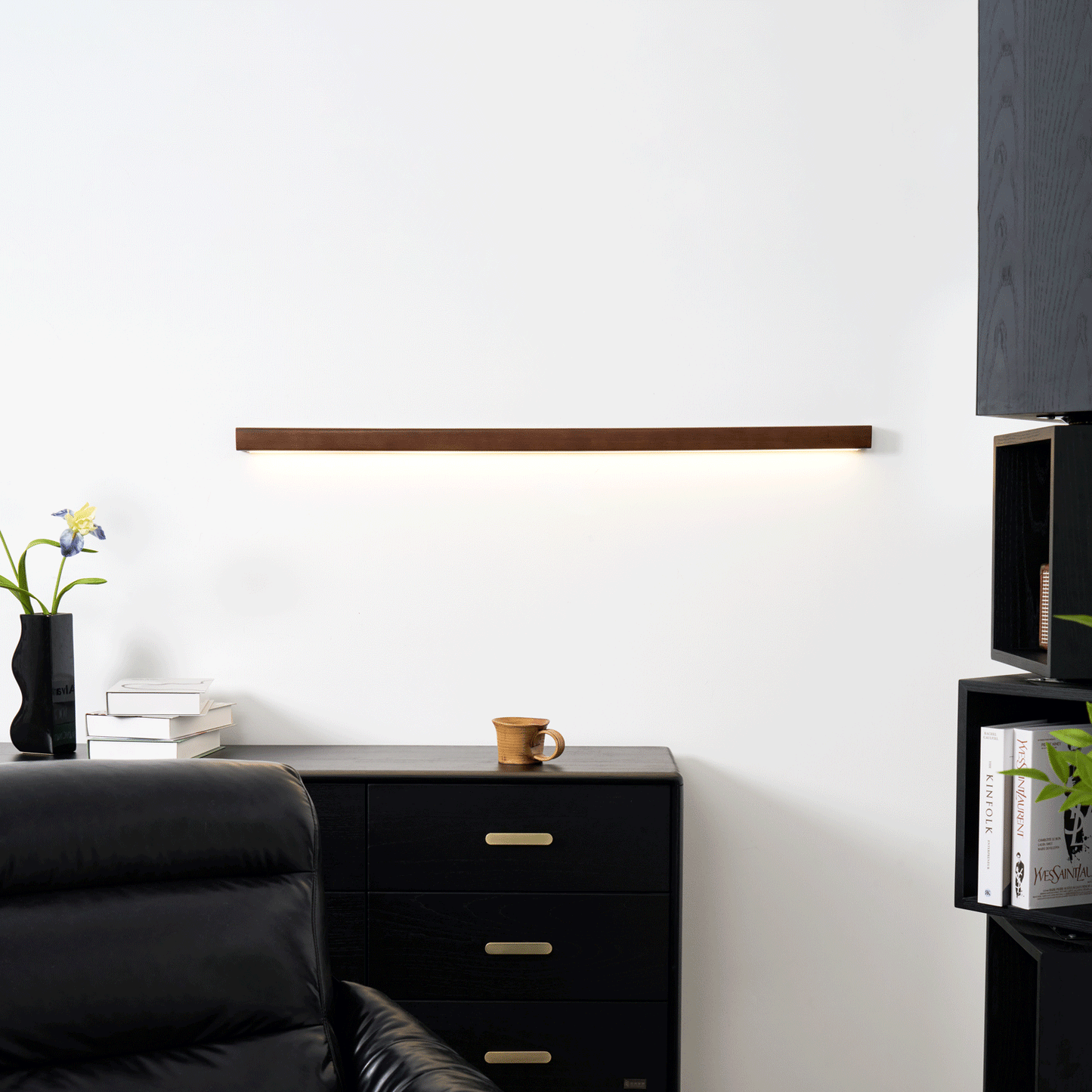 Minimalist Linear Wood Wall Light With Soft Downlight