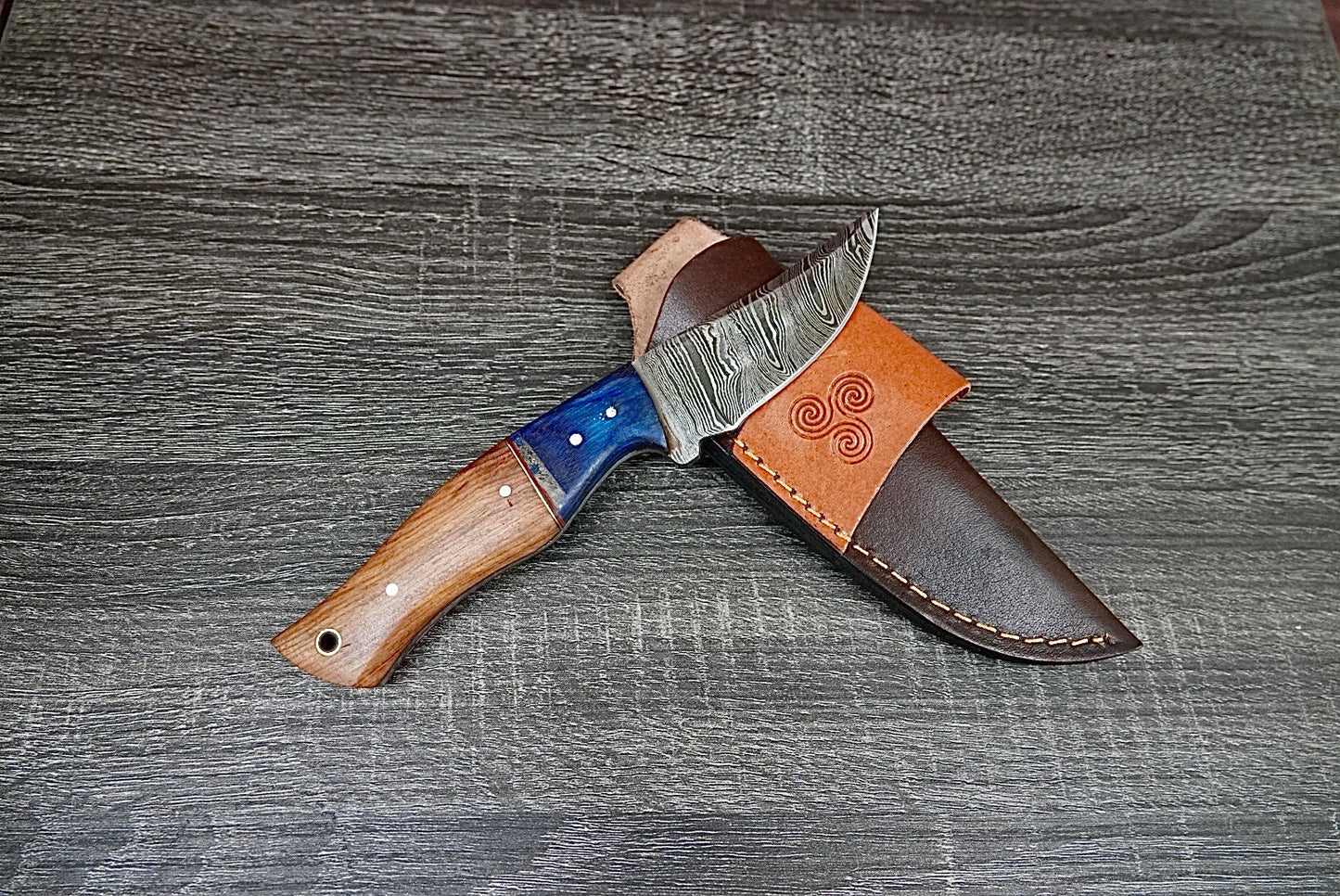 Forged Skinner Knife Twist Damascus Olive Wood Wooden Bolster Outdoor