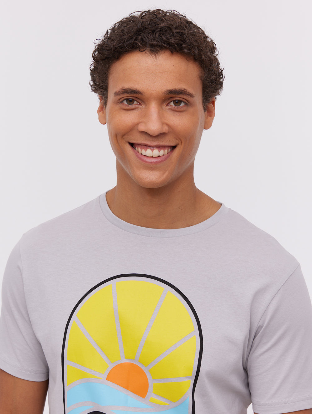 Vetral Sun Graphic T-Shirt