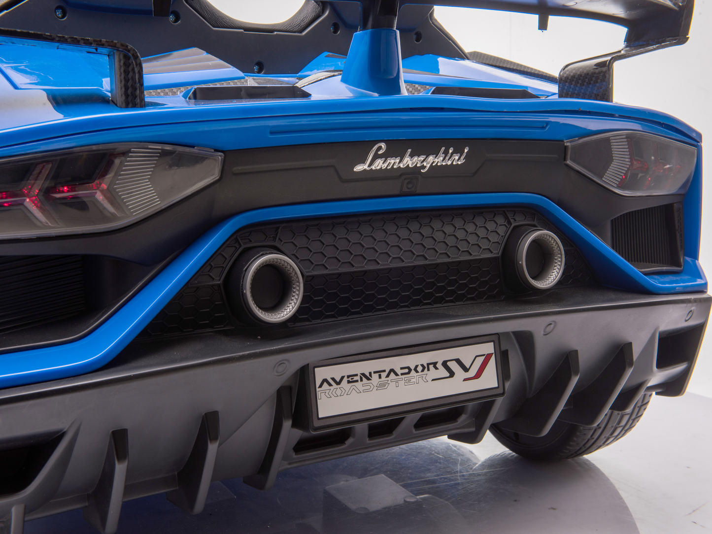 Magic Cars 2 Seater Lamborghini Aventador RC Ride On Car For Children Wireless Parental Control