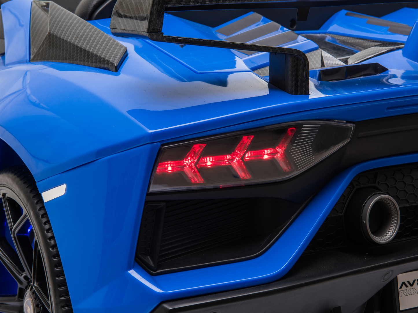 Magic Cars 2 Seater Lamborghini Aventador RC Ride On Car For Children Wireless Parental Control