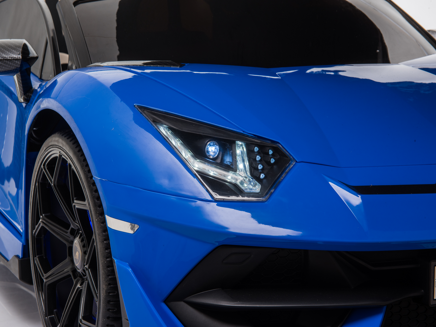 Magic Cars 2 Seater Lamborghini Aventador RC Ride On Car For Children Wireless Parental Control