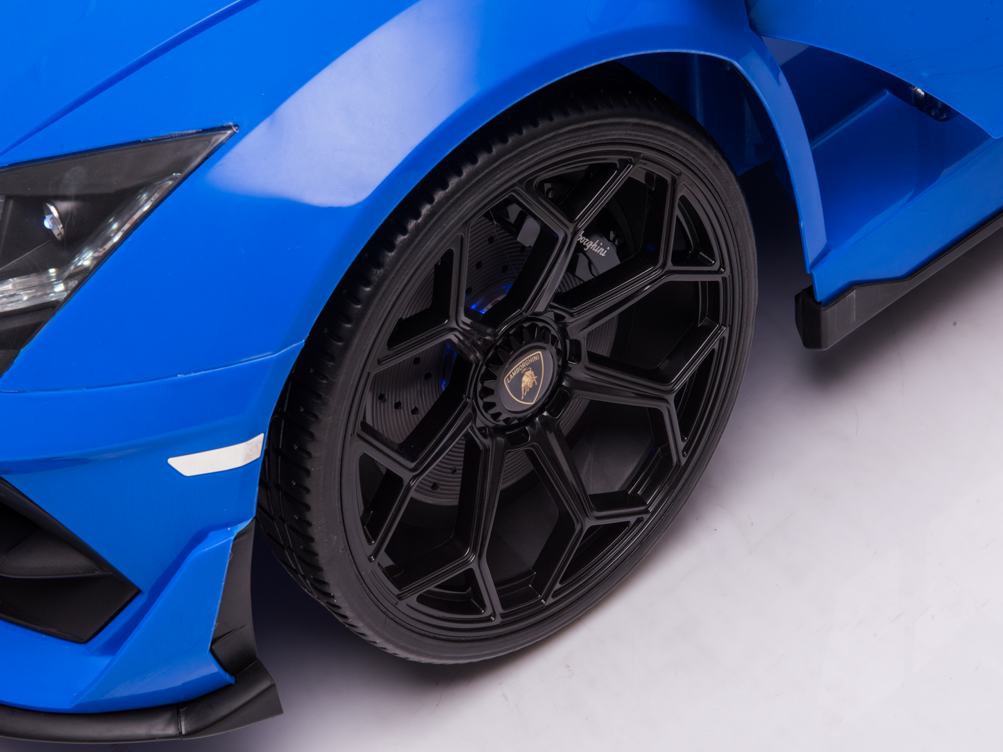 Magic Cars 2 Seater Lamborghini Aventador RC Ride On Car For Children Wireless Parental Control