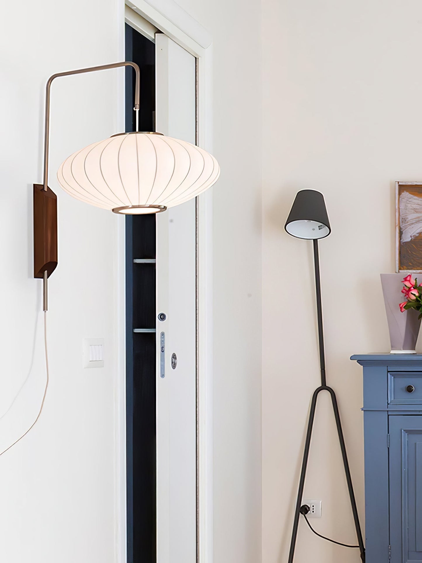 Ribbed Oval Wall Sconce With Pull Chain And Curved Arm