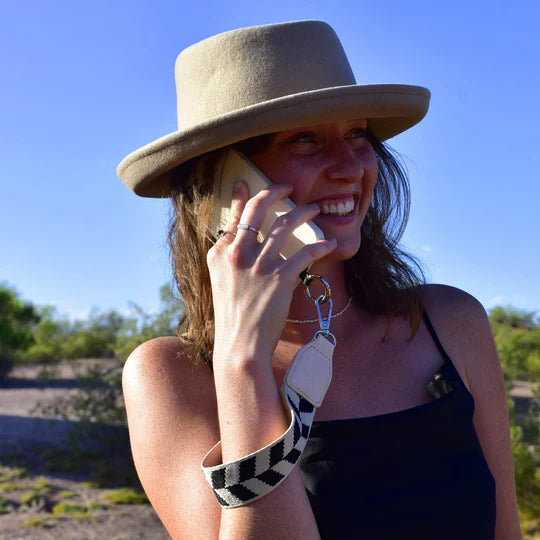 Clip & Go Strap With Zippered Pouch Chevron