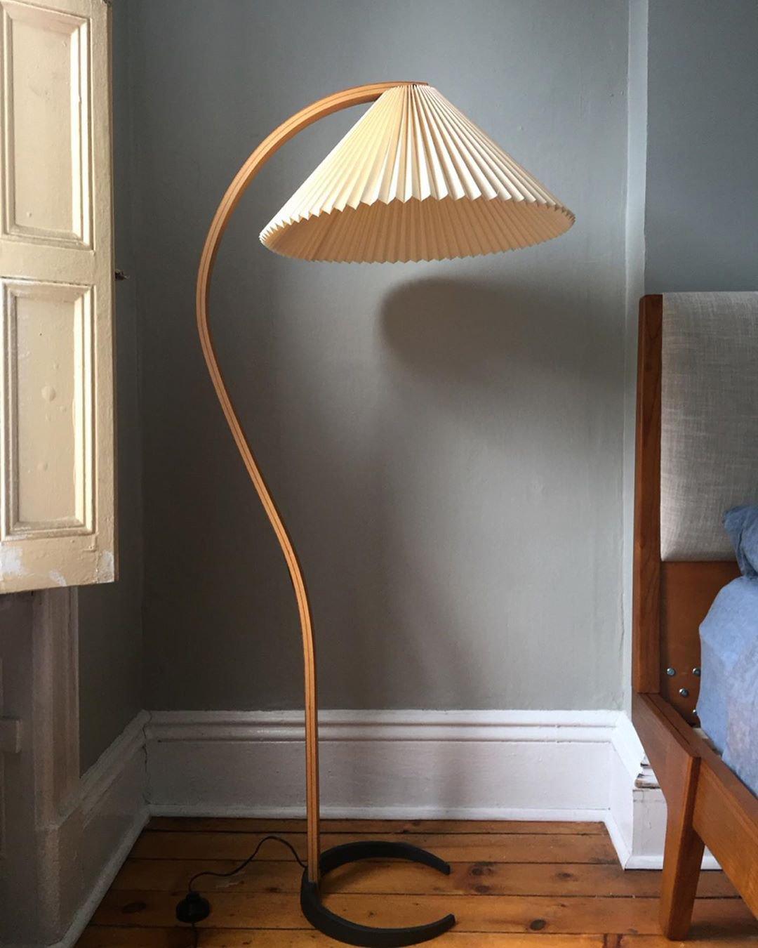 Curved Wooden Floor Lamp With Pleated Shade