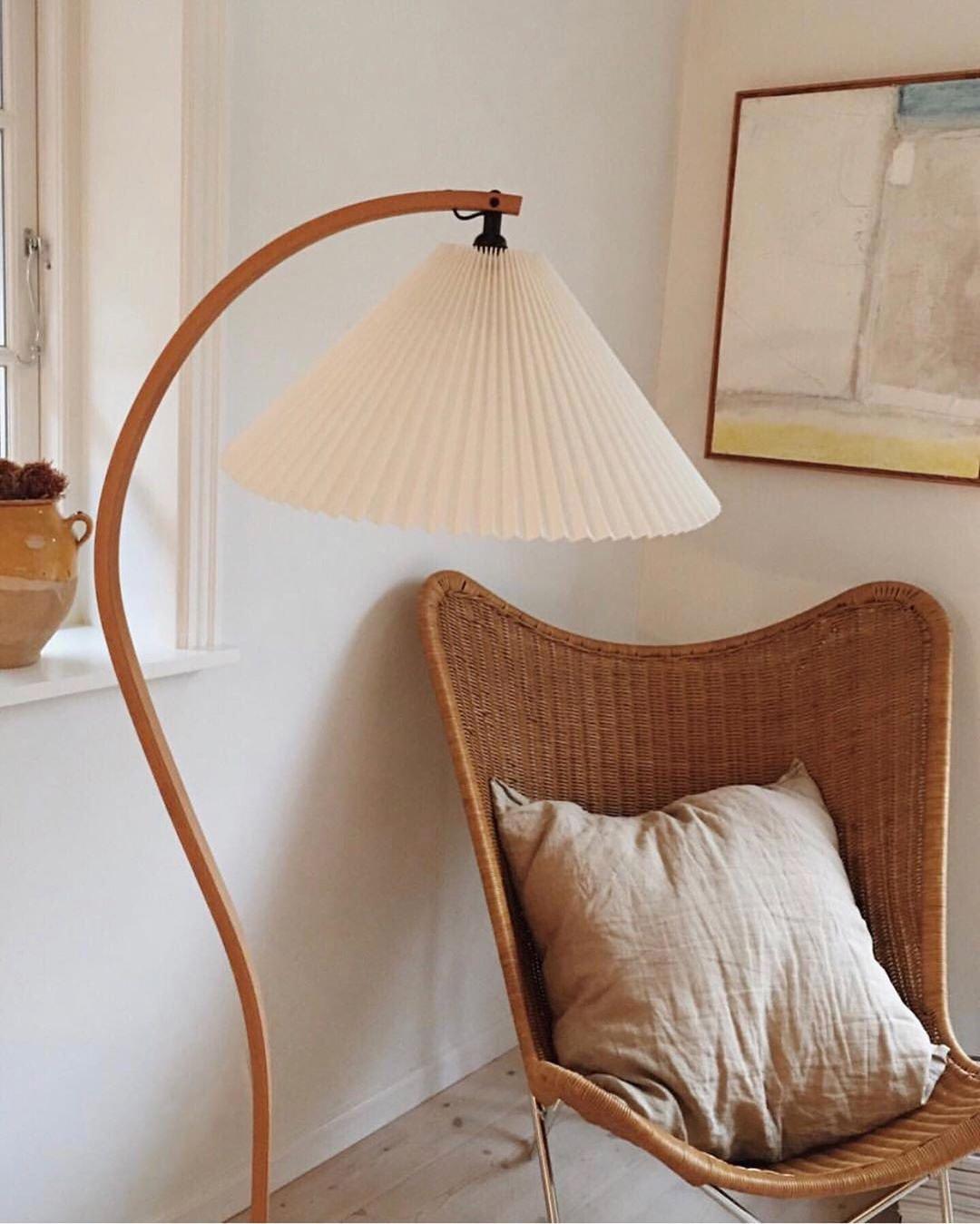 Curved Wooden Floor Lamp With Pleated Shade
