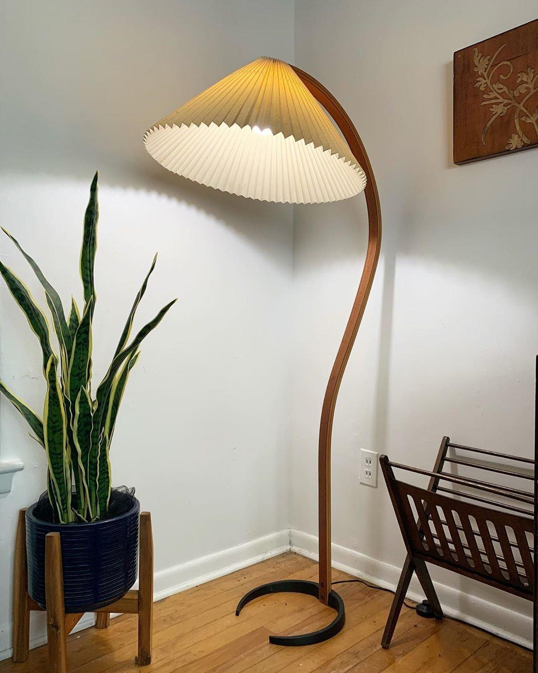 Curved Wooden Floor Lamp With Pleated Shade