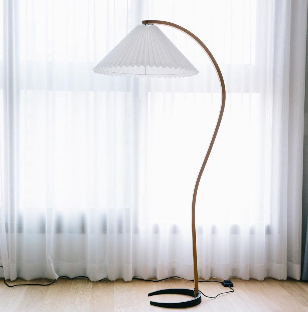Curved Wooden Floor Lamp With Pleated Shade