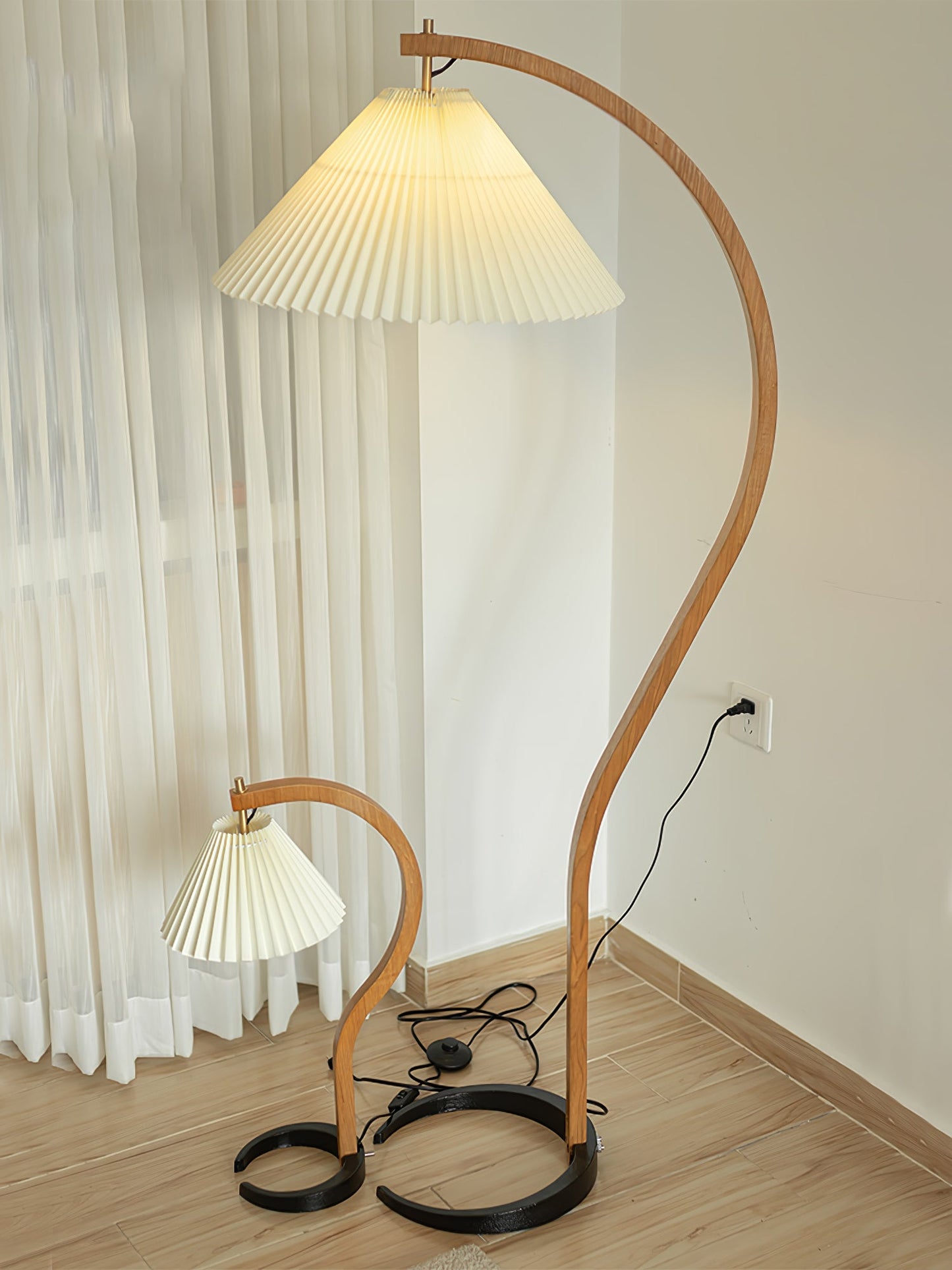 Curved Wooden Floor Lamp With Pleated Shade