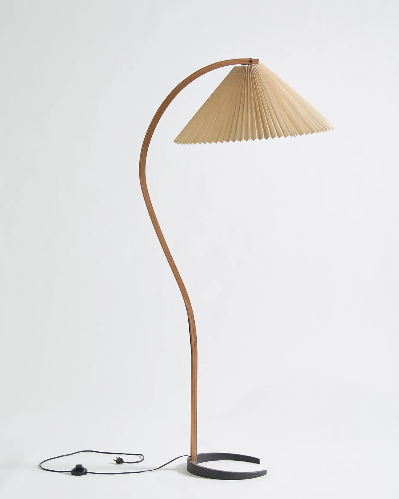 Curved Wooden Floor Lamp With Pleated Shade