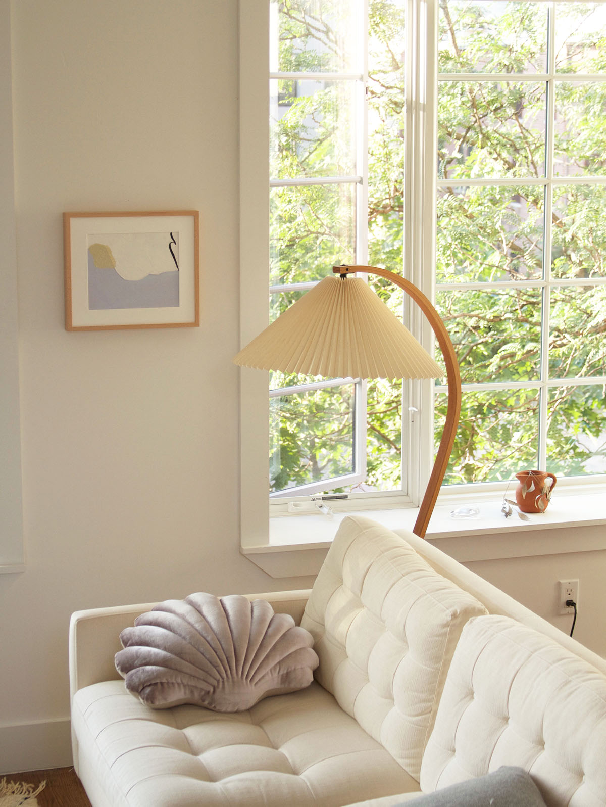 Curved Wooden Floor Lamp With Pleated Shade