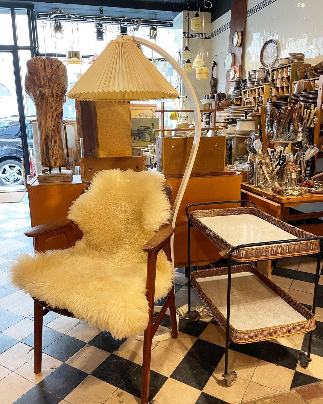 Curved Wooden Floor Lamp With Pleated Shade