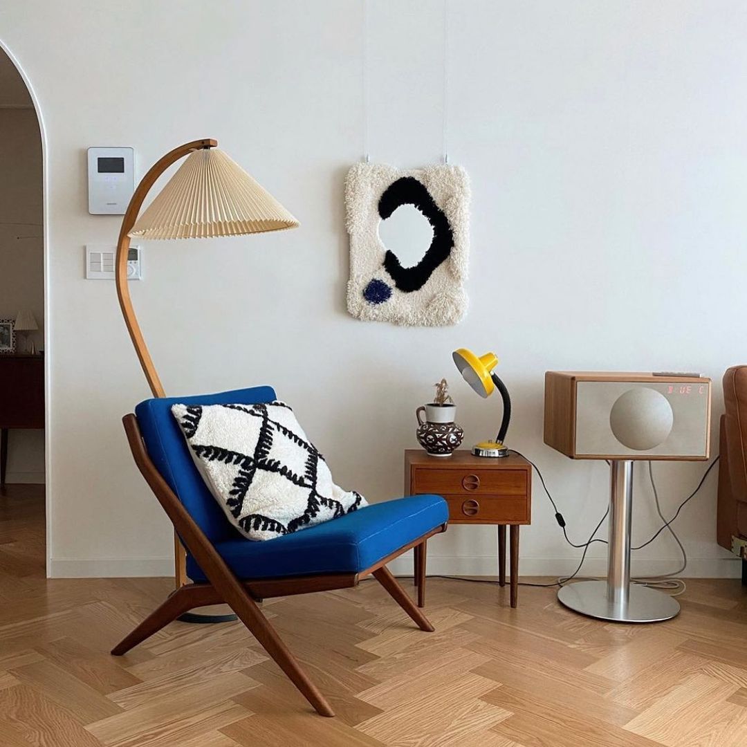Curved Wooden Floor Lamp With Pleated Shade