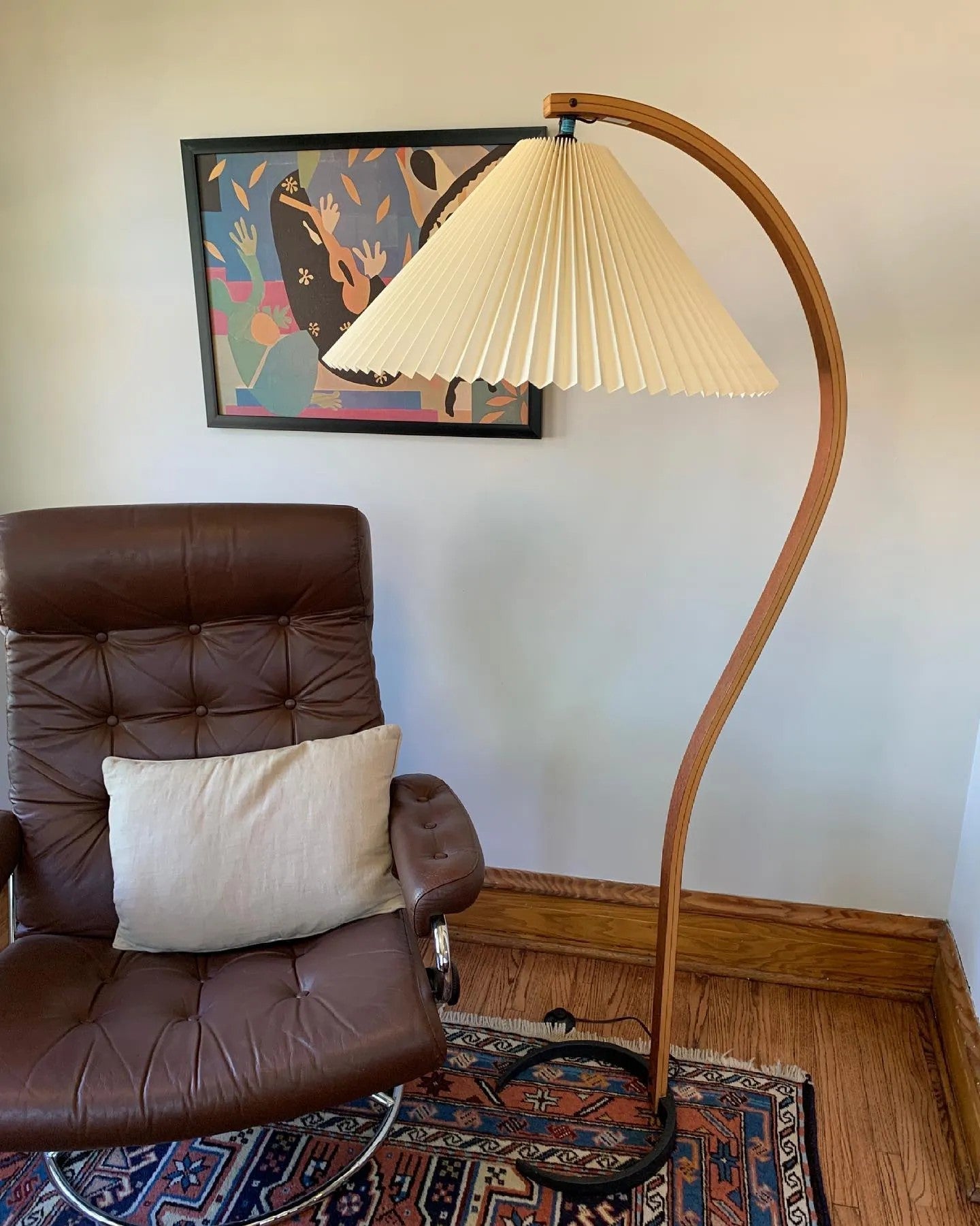 Curved Wooden Floor Lamp With Pleated Shade