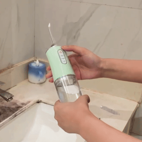 Portable Oral Irrigator Water Flosser – USB Rechargeable Dental Cleaning Tool with 4 Nozzles & 200ML Tank