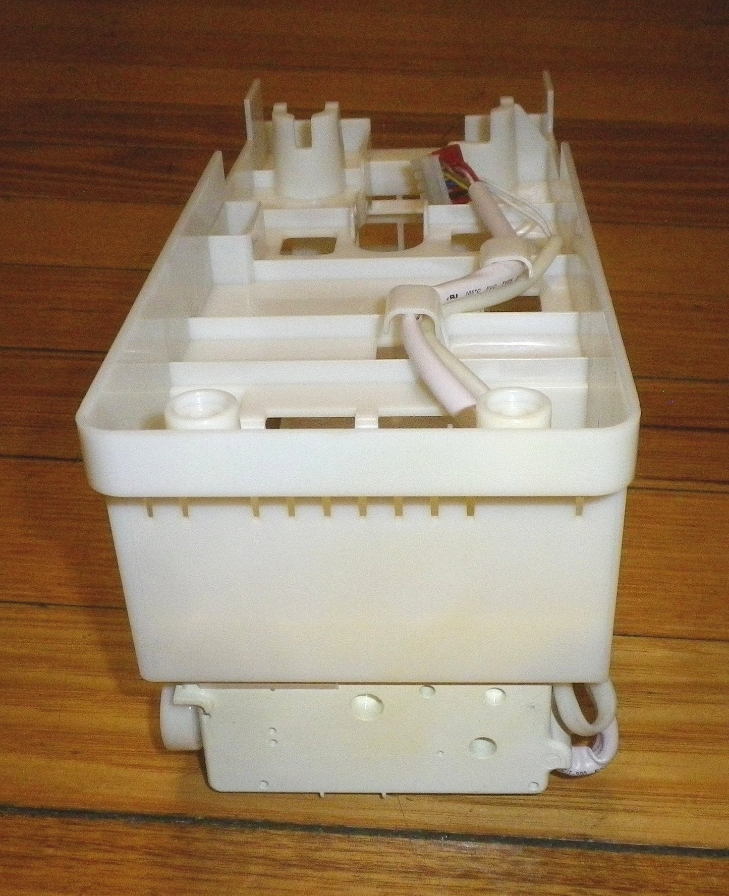 Samsung RF62WBBP1/XSA, RF67DESL1/XSA Fridge Icemaker Assembly - Part # DA97-05037C