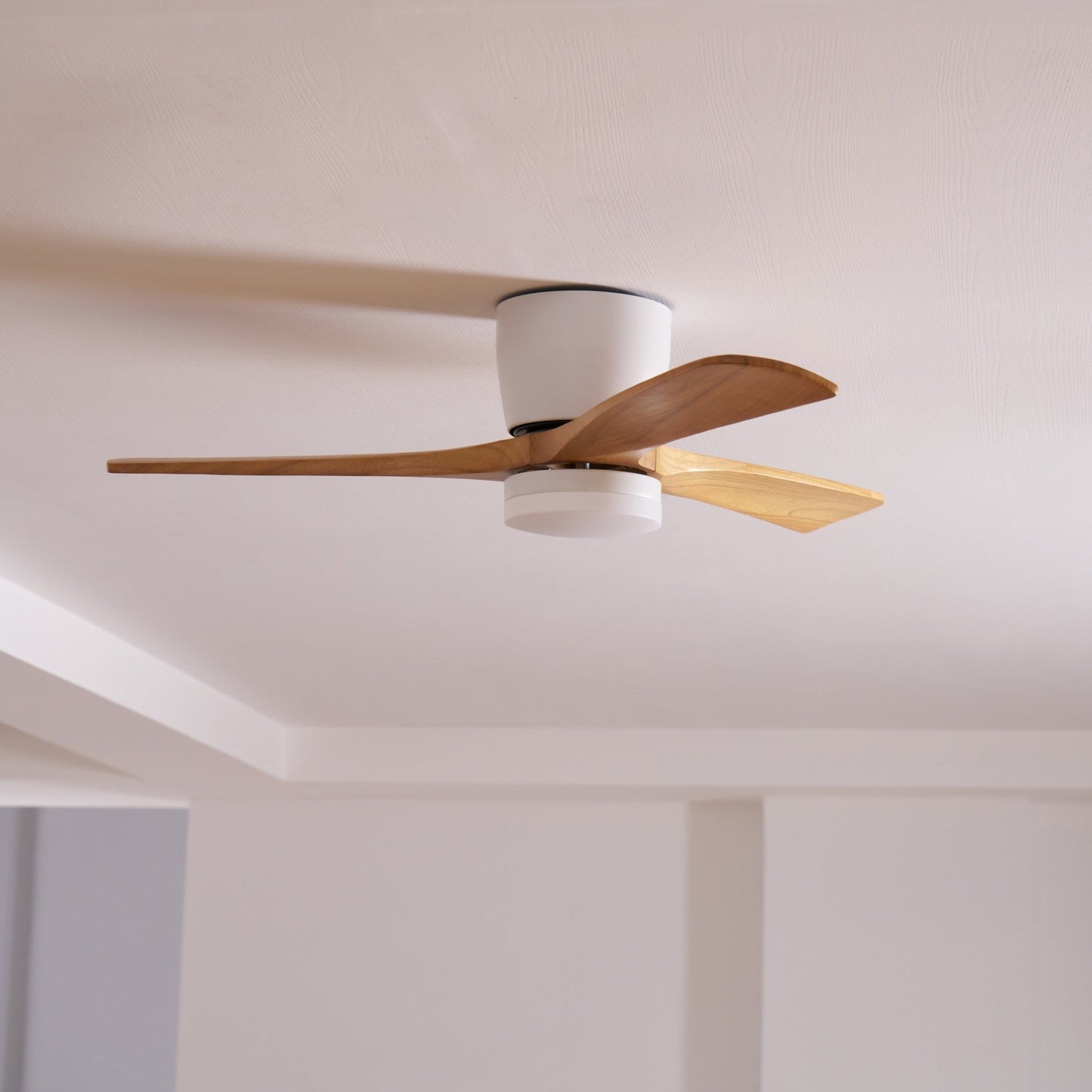 Wood Blade Ceiling Fan Ceiling Light With Remote Control