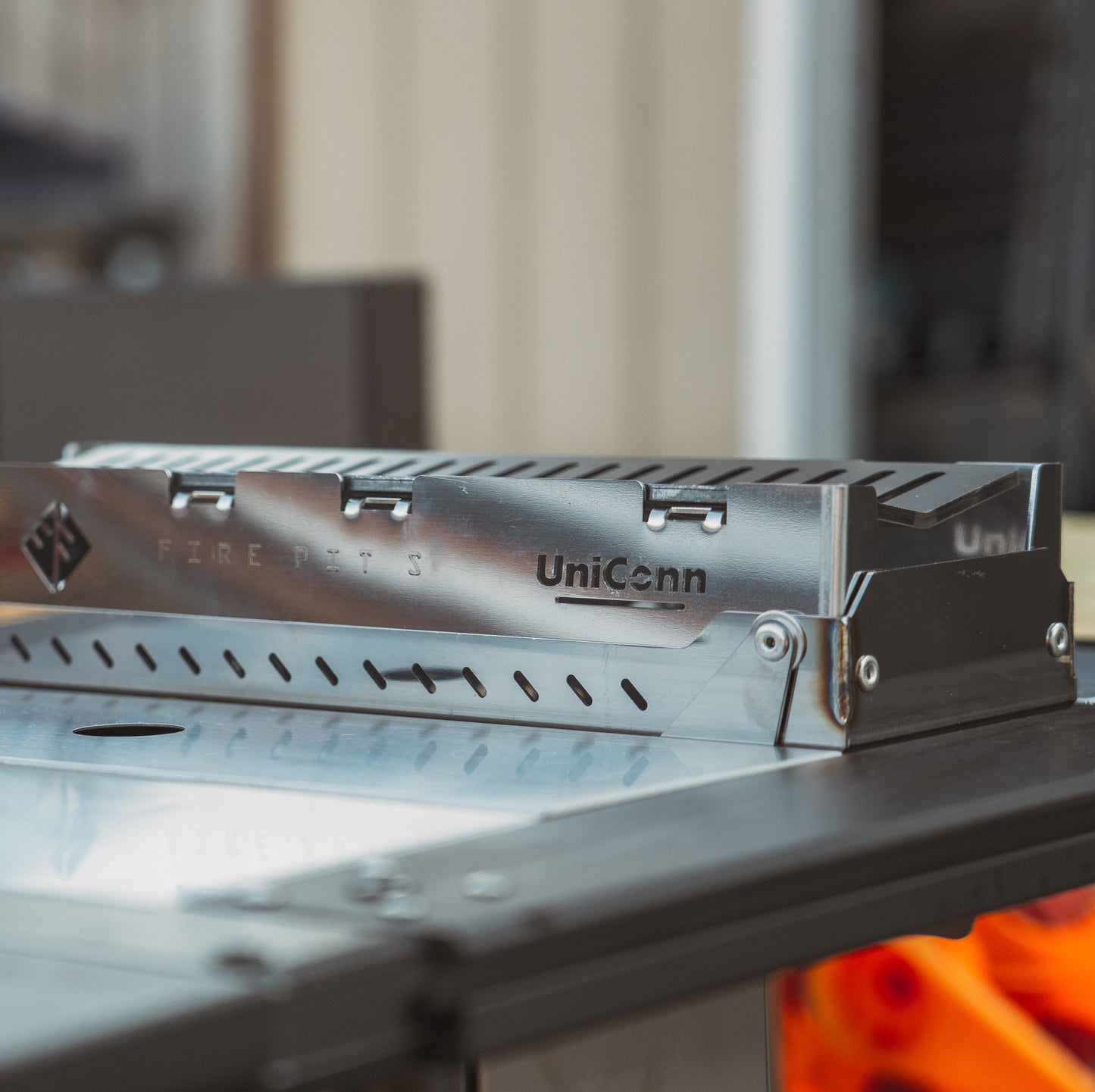[UNICONN-S GRILL/FIRE PIT] SET