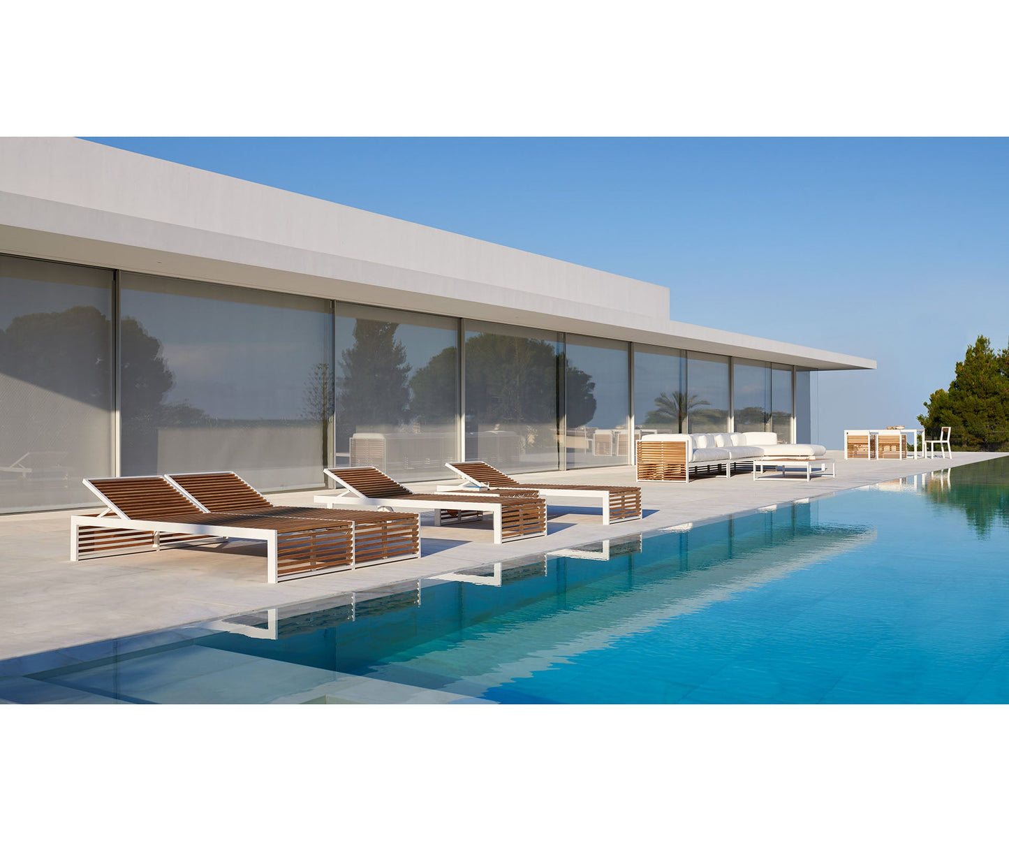 Dna Teak Chaise Lounge