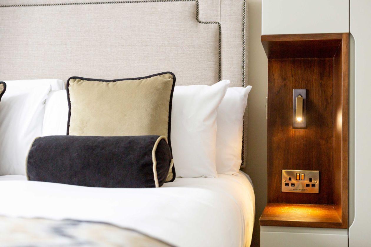 Embedded Bedside Reading Spotlight Wall Light With Adjustable Head
