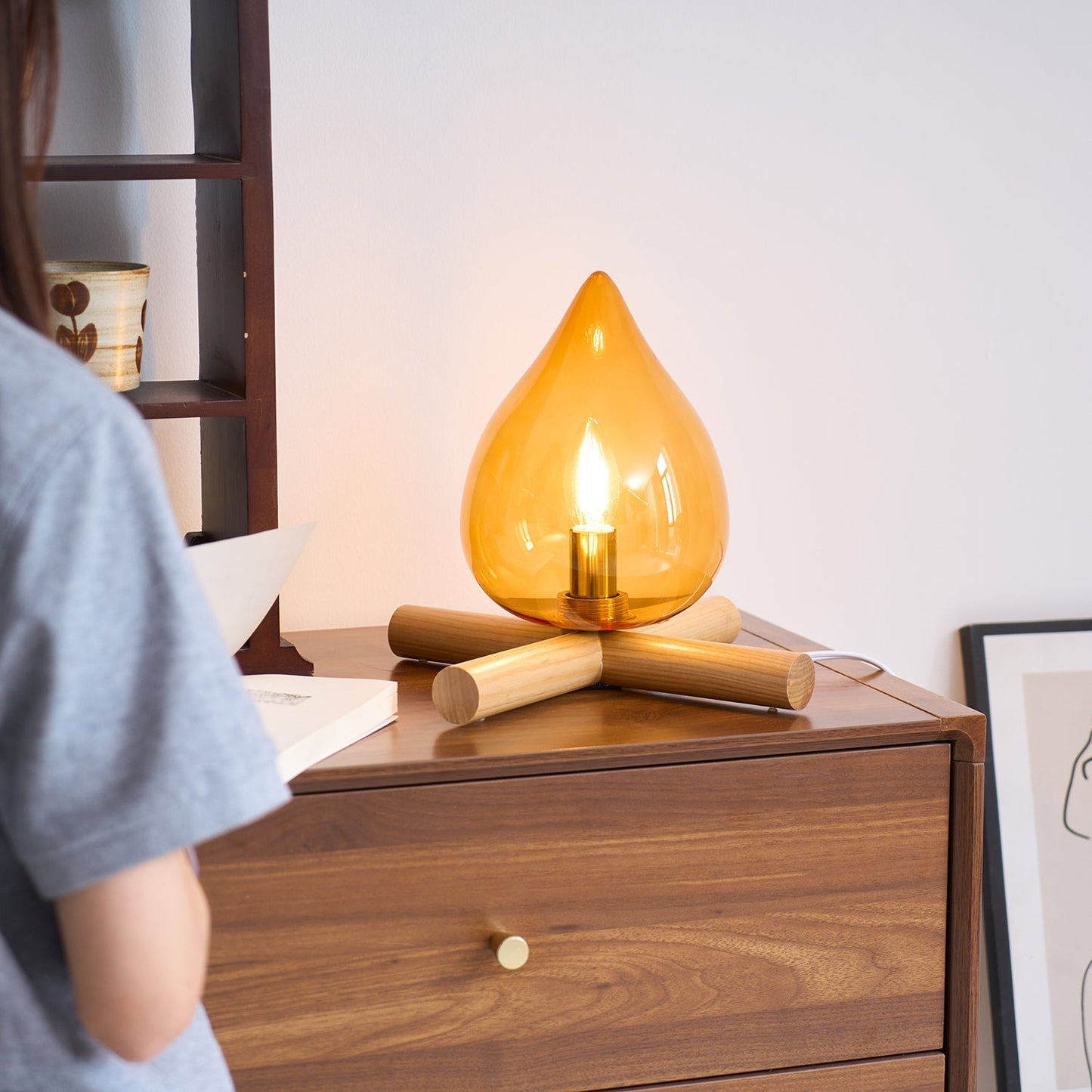Flame-Inspired Glass Table Lamp With Wooden Cross Base