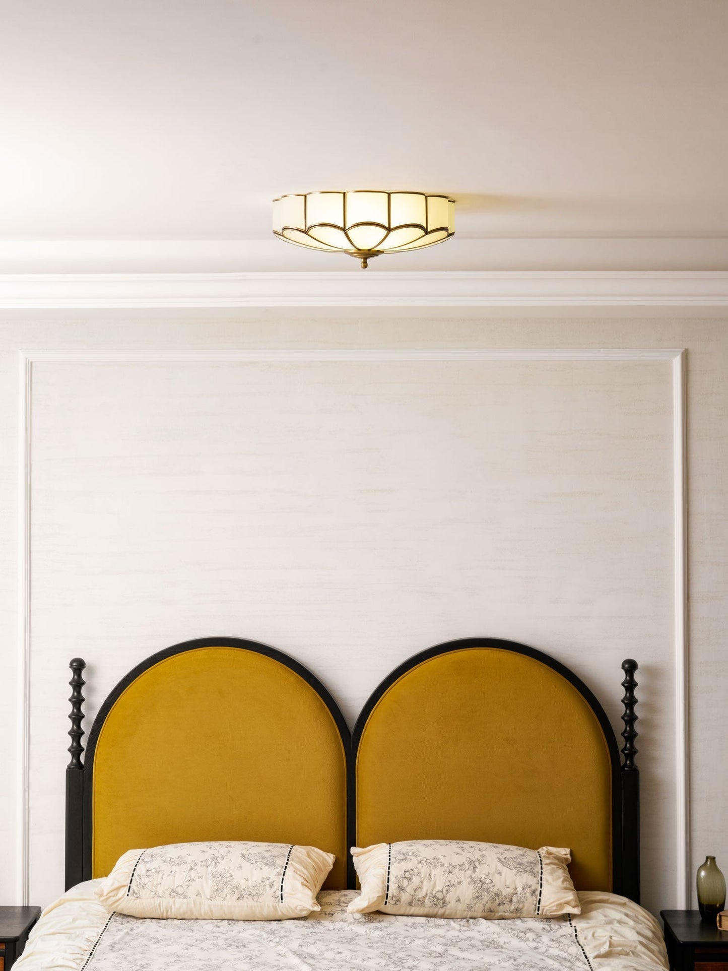 Flower-Shape Glass Flush Mount Ceiling Light With Petal Shade