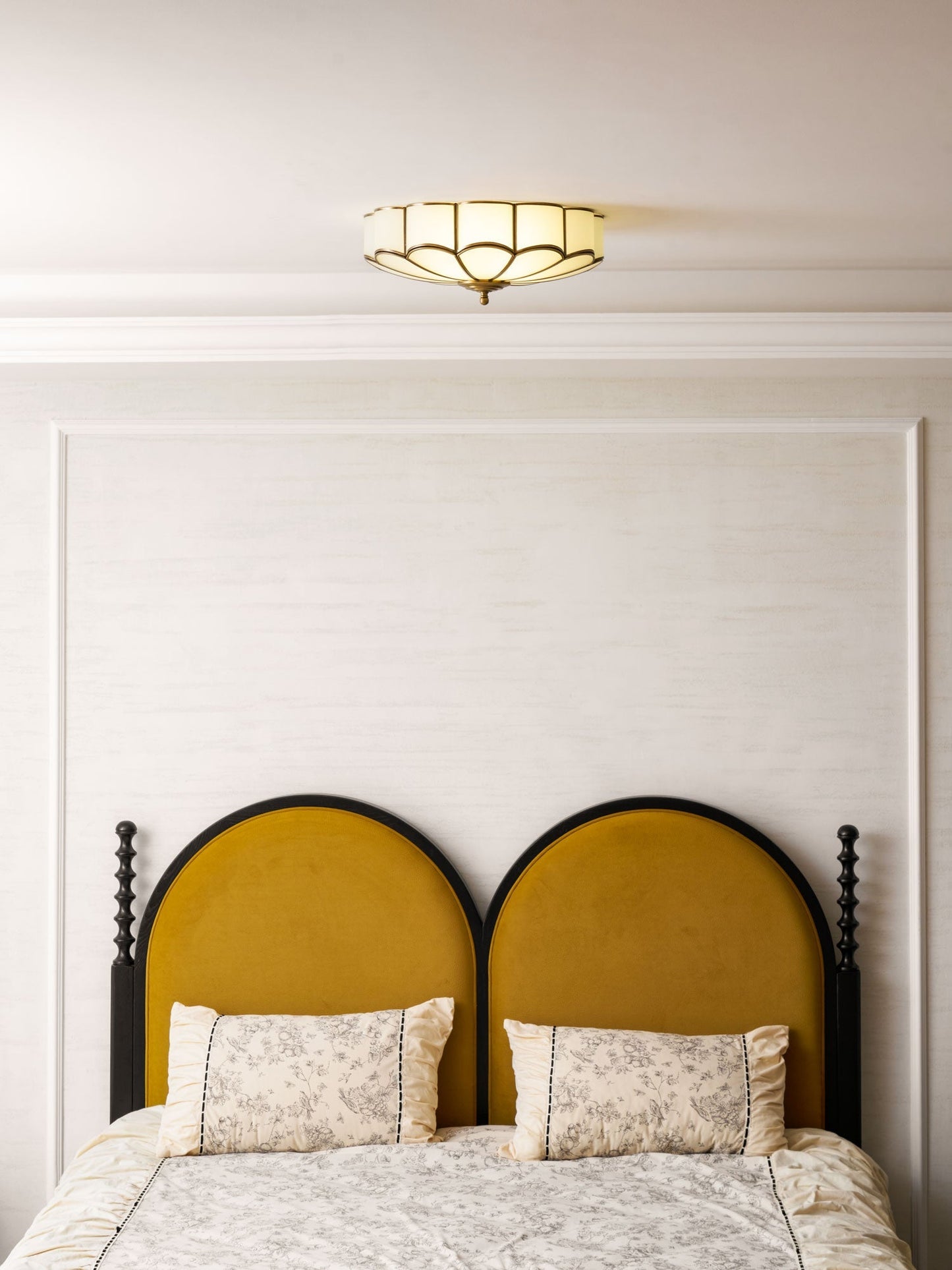 Flower-Shape Glass Flush Mount Ceiling Light With Petal Shade