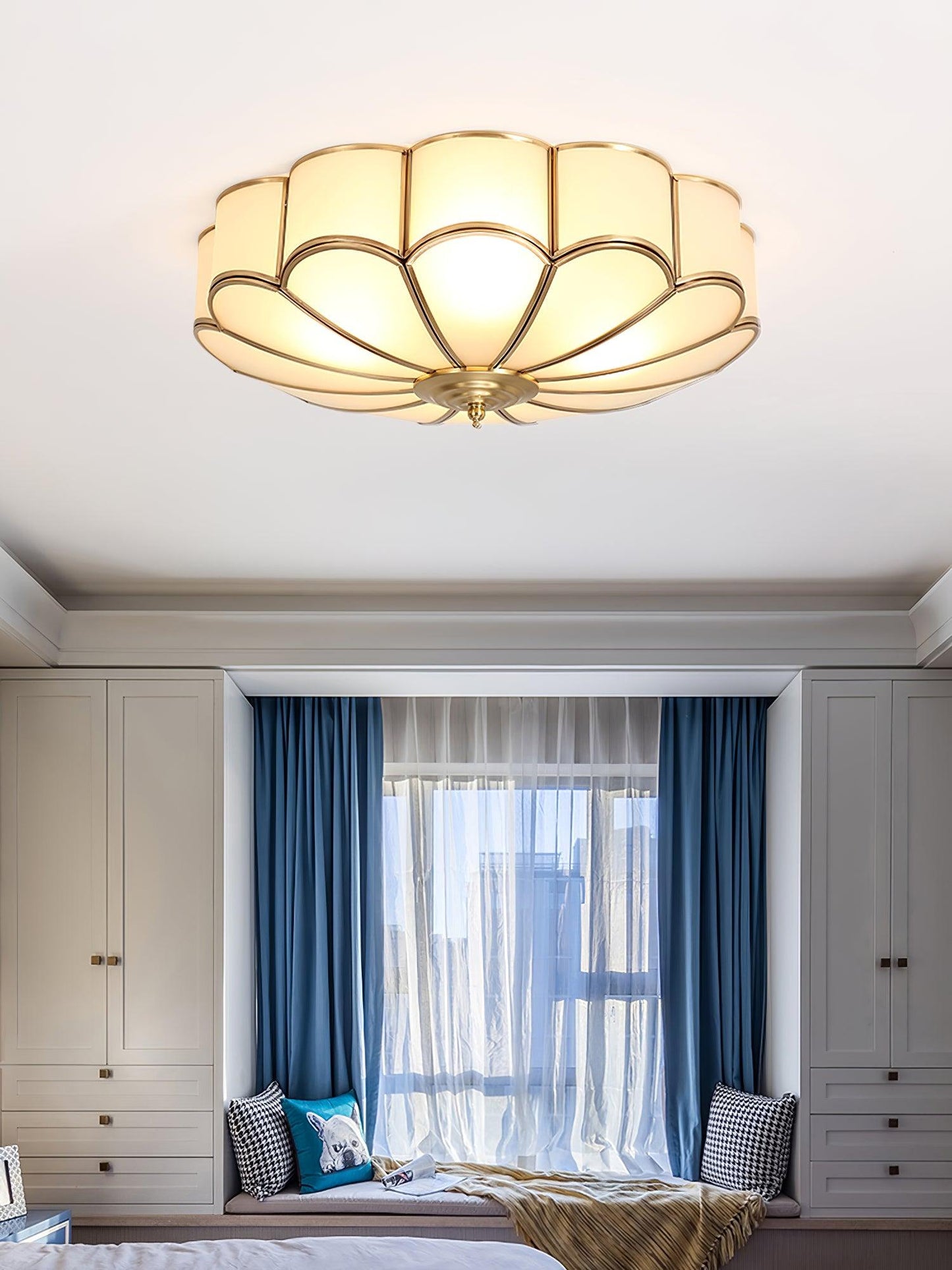 Flower-Shape Glass Flush Mount Ceiling Light With Petal Shade