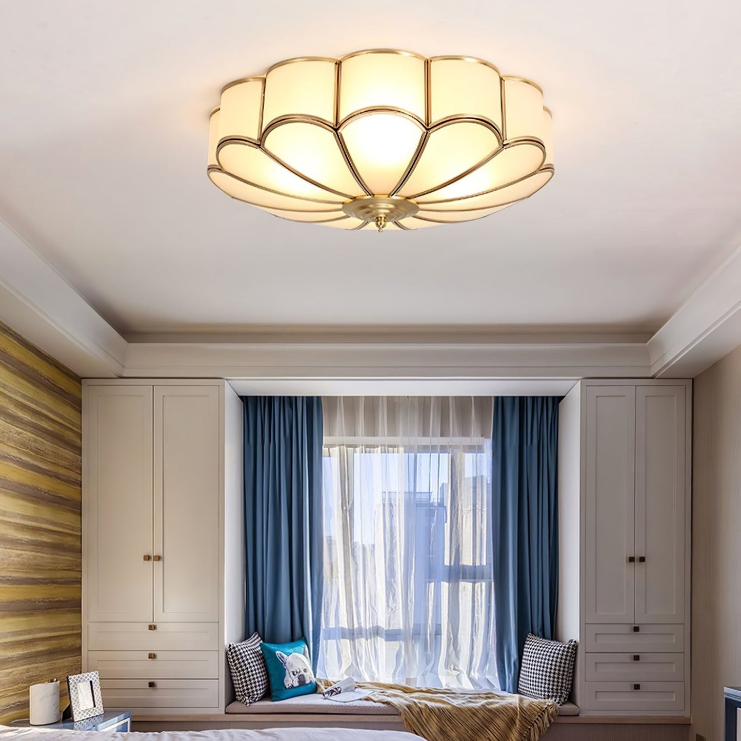 Flower-Shape Glass Flush Mount Ceiling Light With Petal Shade