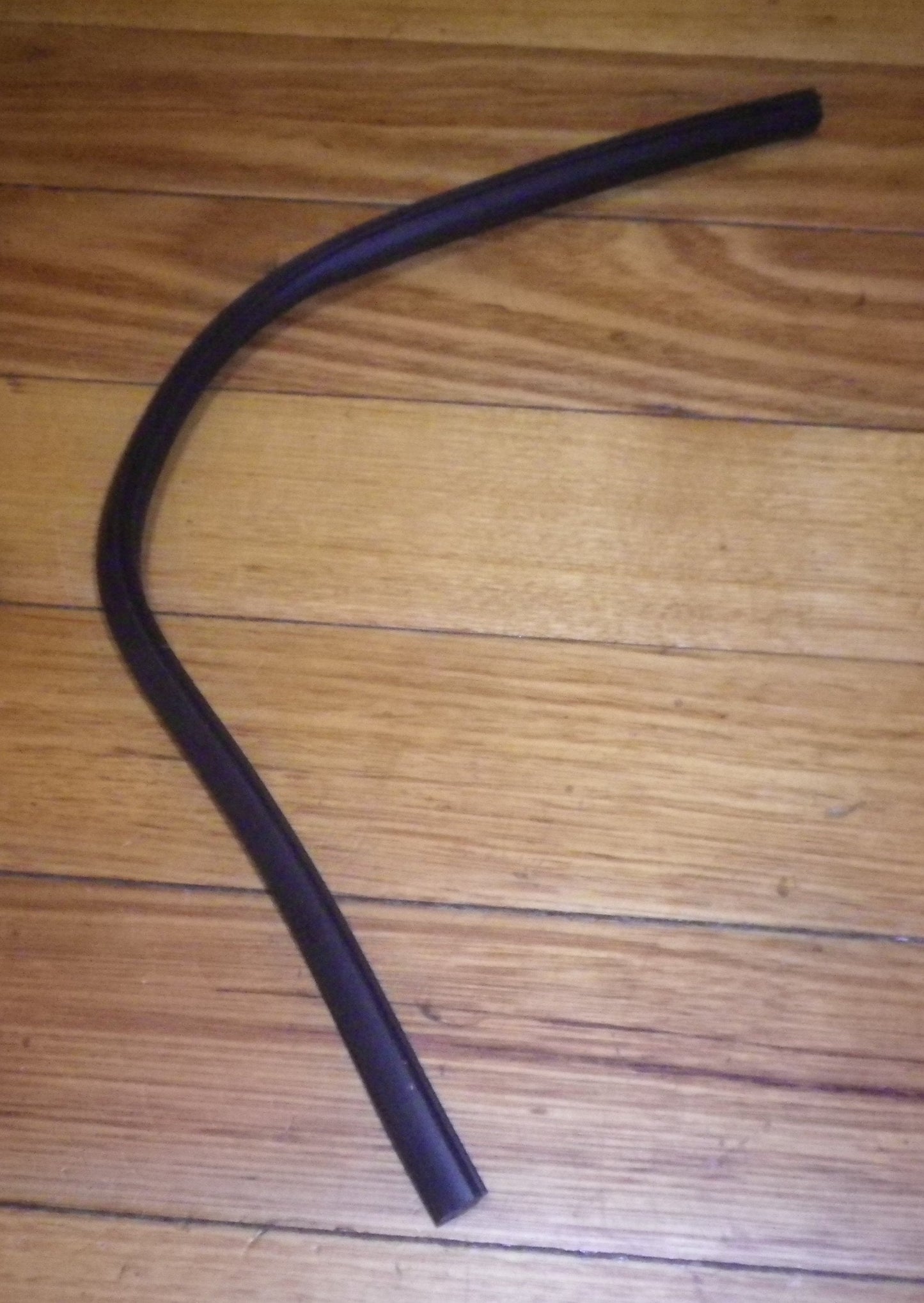 Fisher & Paykel DW60FC2X2, Haier HDW15F1B1  Lower Door Seal - Part # H0120300368