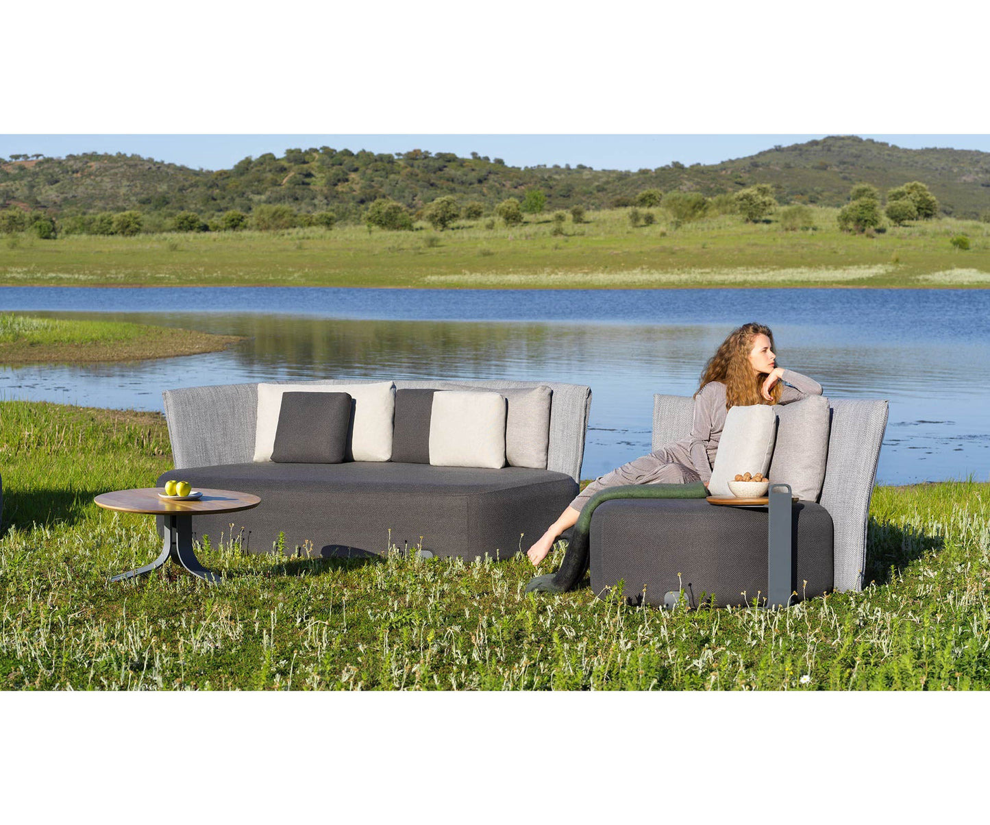 Isla Side Table