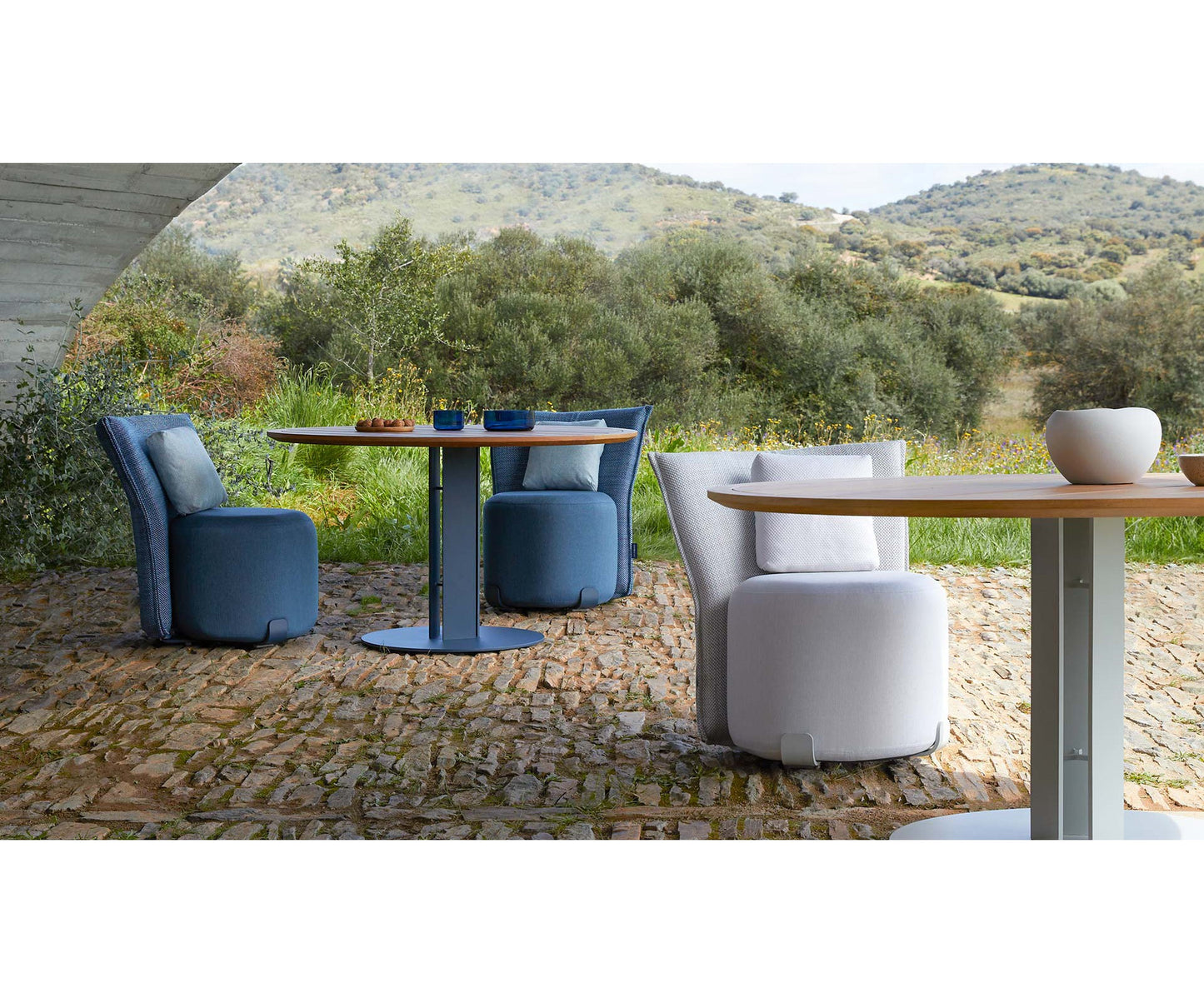 Isla Dining Table