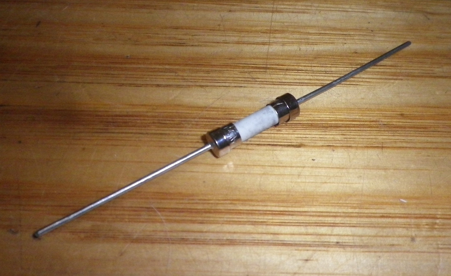 Ceramic 25Amp 420Volt 20mm X 5mm Mains Fuse with PCB Leads - Part # MP000849