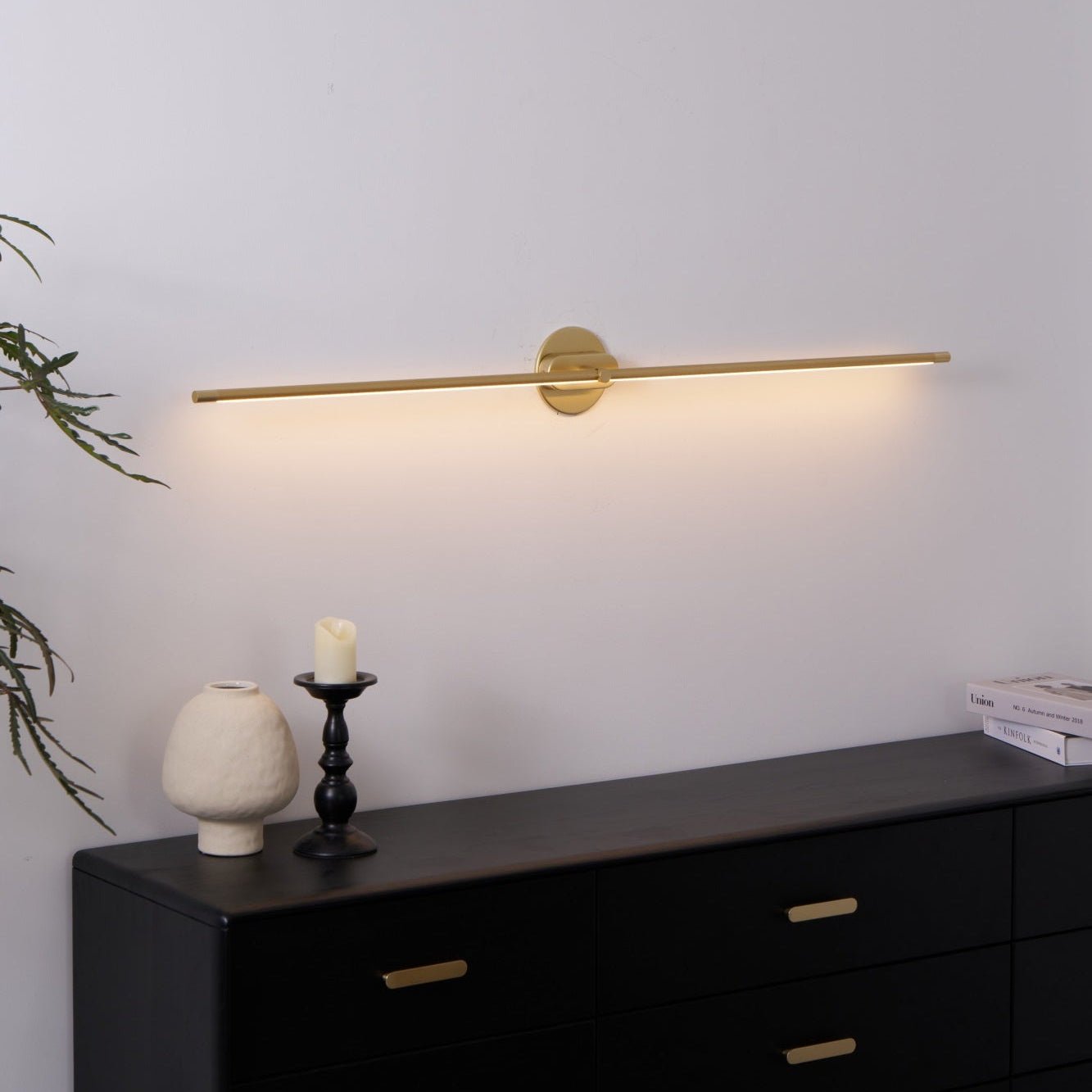 Minimalist Linear Adjustable Wall Light For Picture And Mirror