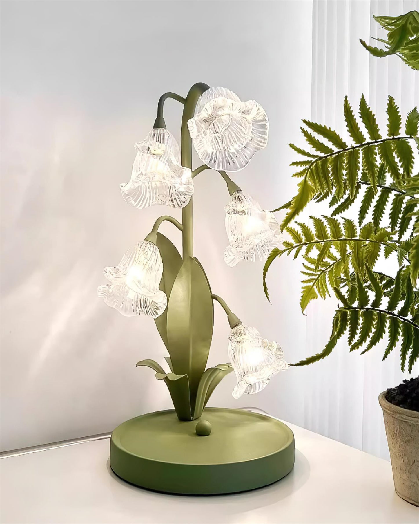 Lily-Inspired Crystal Blossom Table Lamp With Multi-Light Stem