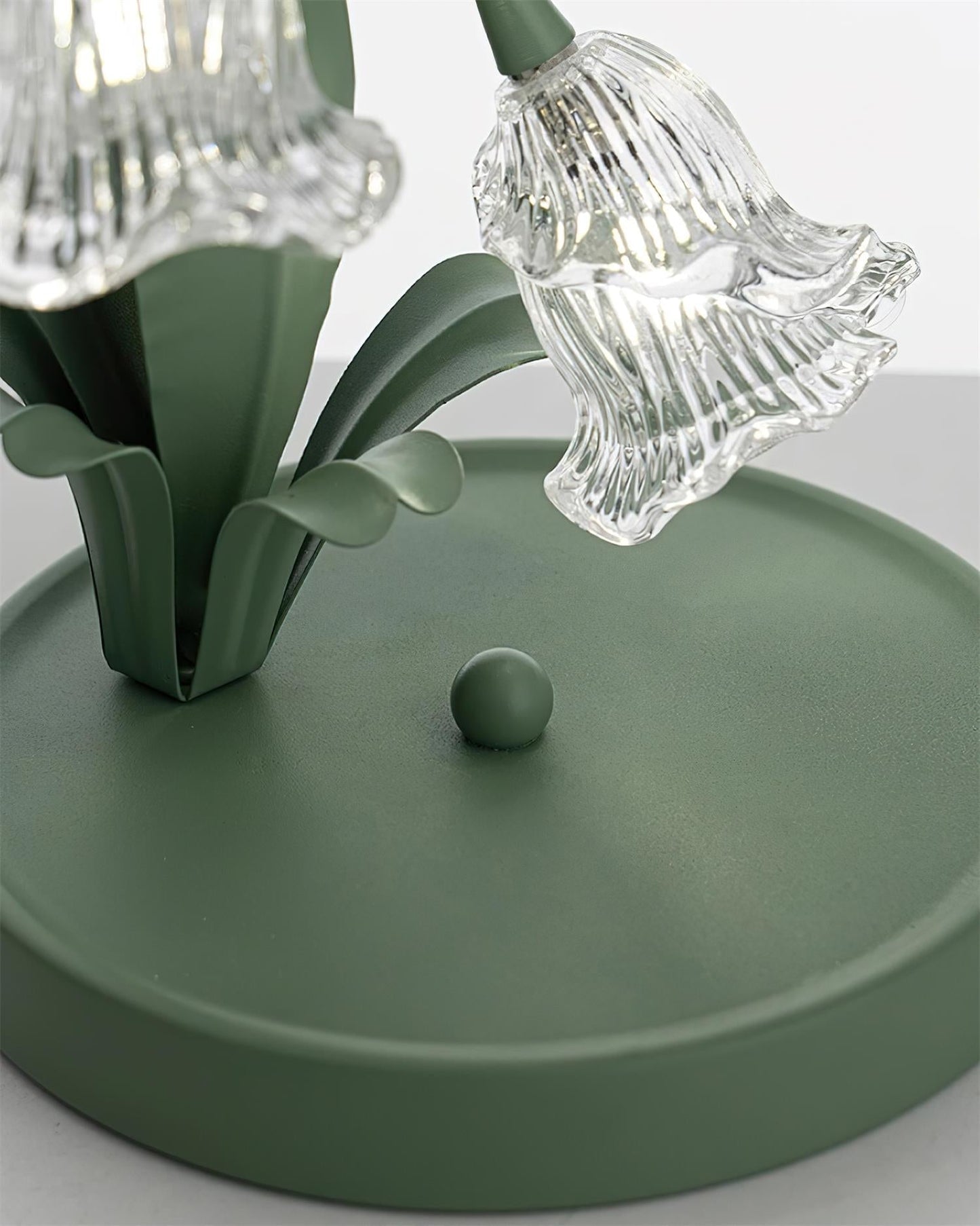 Lily-Inspired Crystal Blossom Table Lamp With Multi-Light Stem
