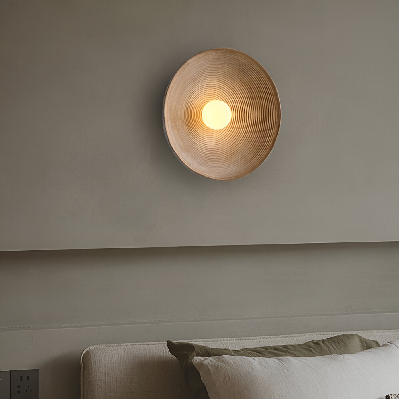 Retro Ceramic Disc Wall Light With Center Globe