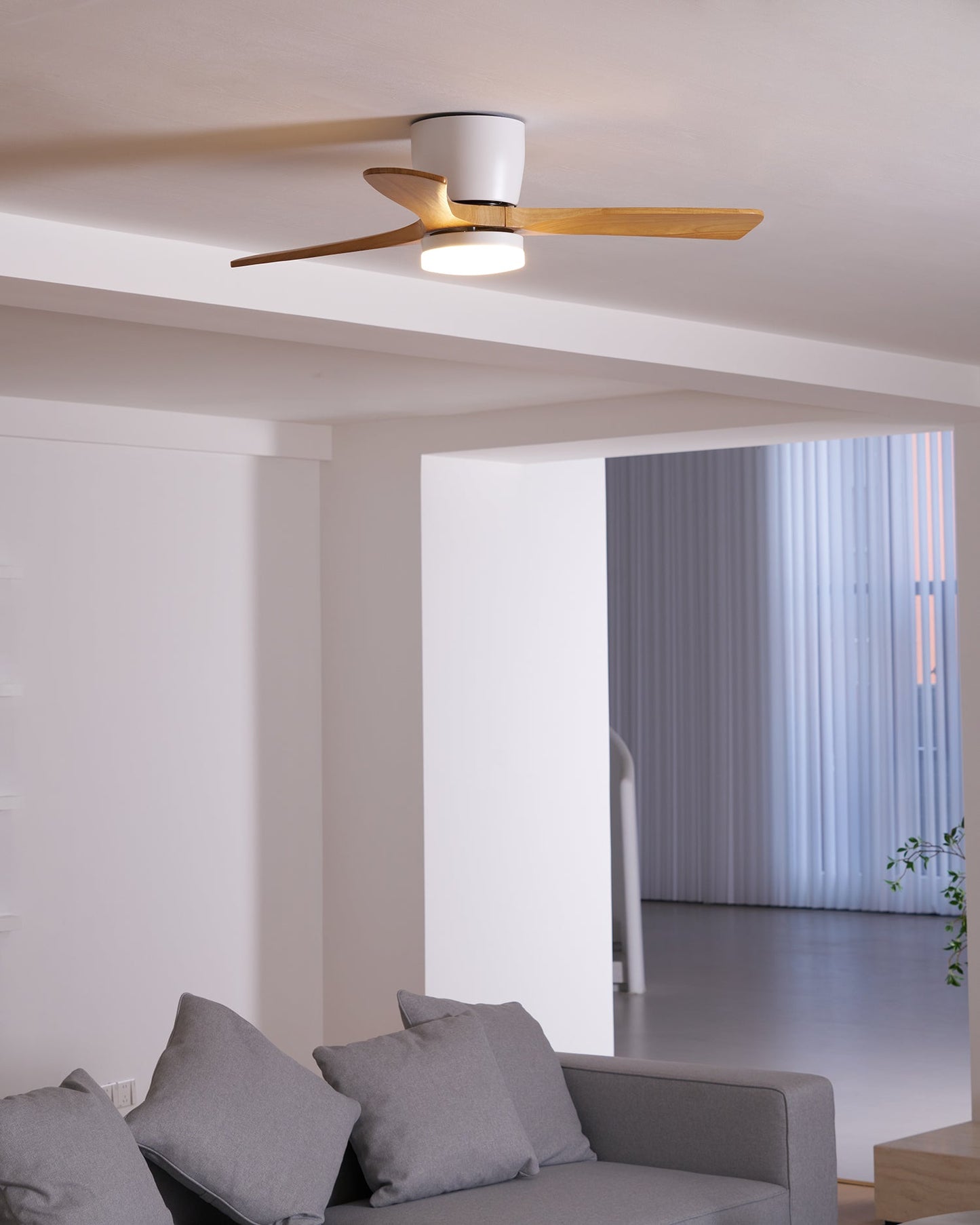 Wood Blade Ceiling Fan Ceiling Light With Remote Control
