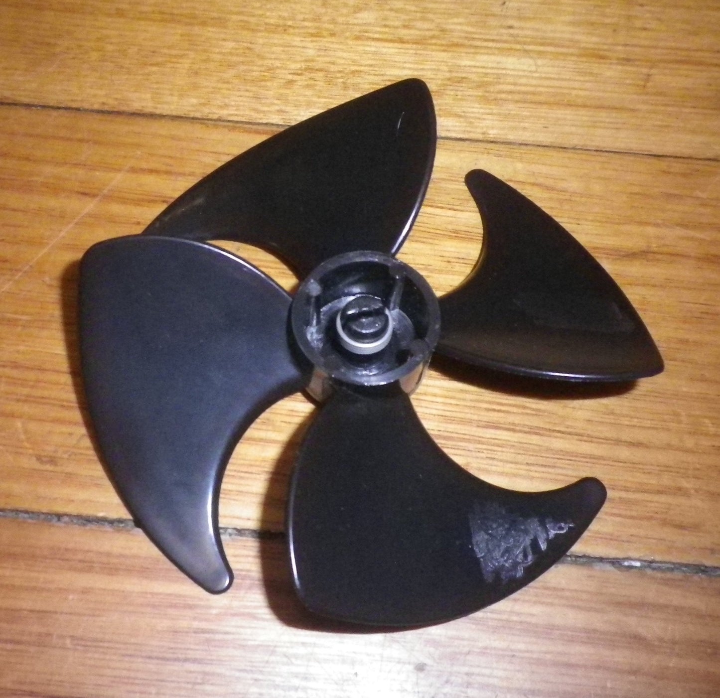 10cm Plastic CCW Fan 3mm Mounting & 4 Blades - Part # RF071