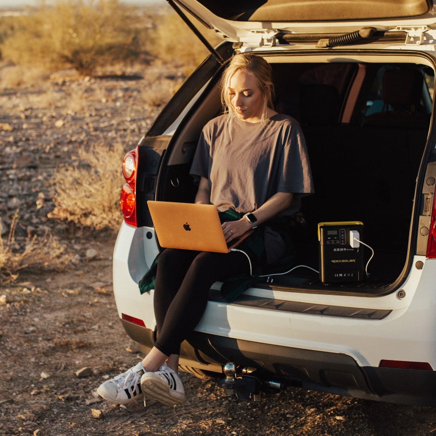 ROCKSOLAR Adventurer 100W Portable Power Station - Lithium Battery and Solar Generator