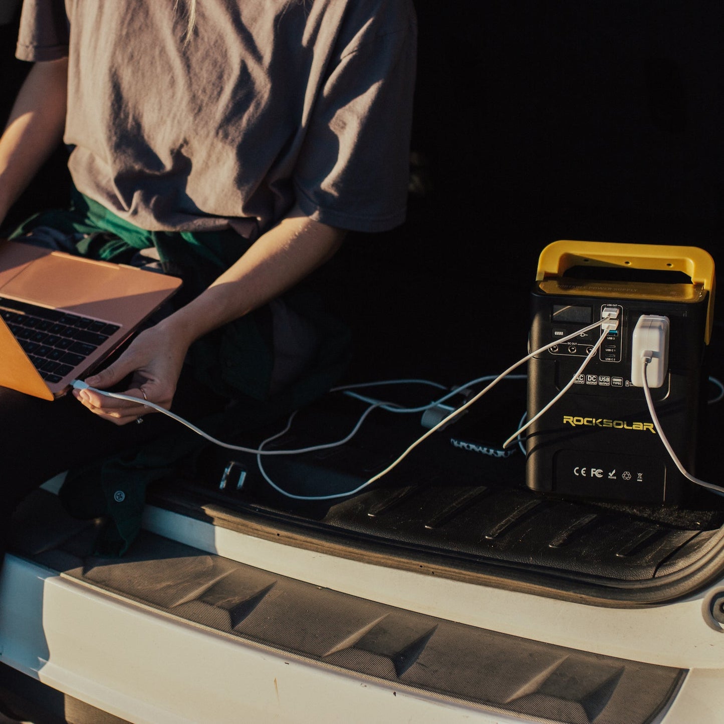 ROCKSOLAR Adventurer 100W Portable Power Station - Lithium Battery and Solar Generator