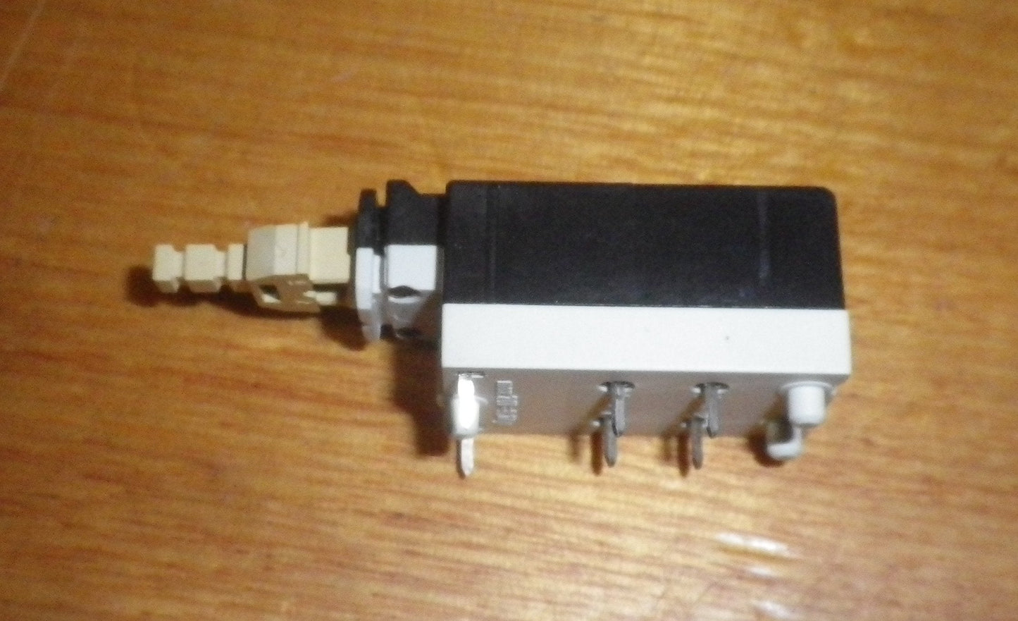Akai DPST Television Pushbutton On/Off Switch with Remote Contacts - Part # SWP393