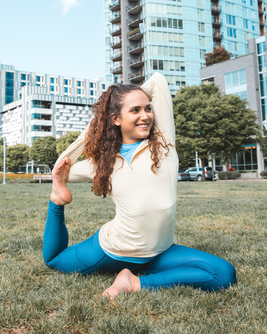 WOMEN'S MOCK ZIP TOP (3001)