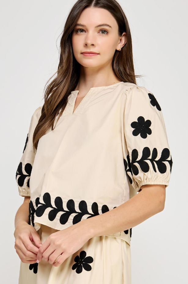 Jill Flower Embroidered Top