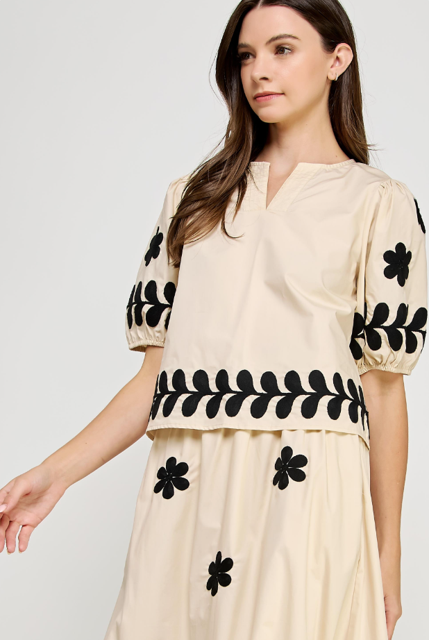 Jill Flower Embroidered Top