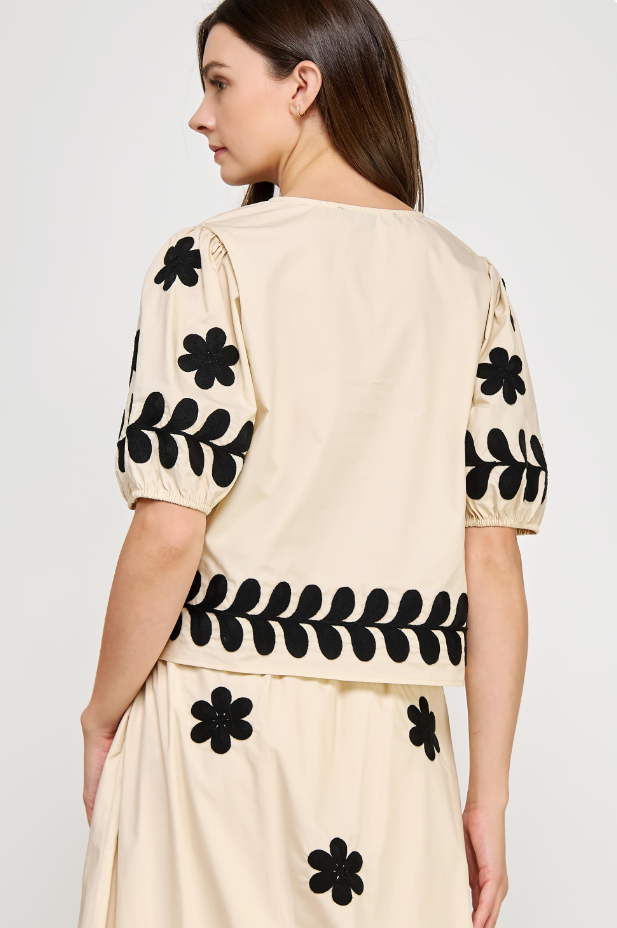 Jill Flower Embroidered Top