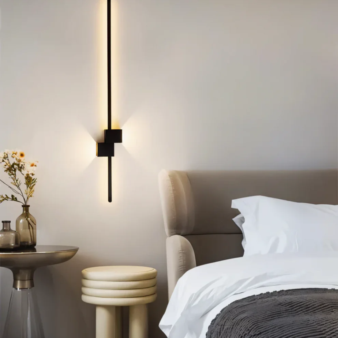 Modern Linear LED Wall Light With Up And Down Glow