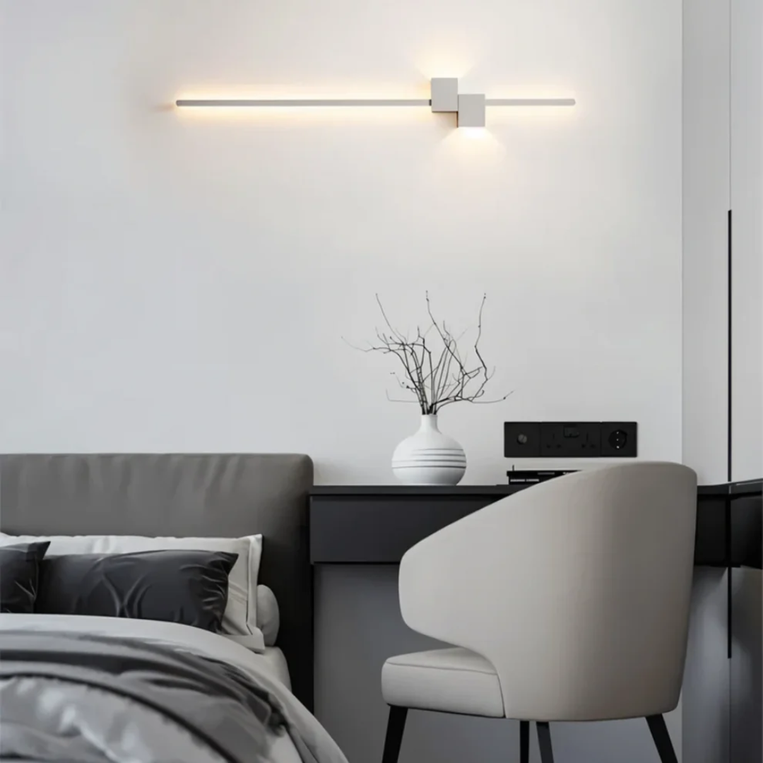 Modern Linear LED Wall Light With Up And Down Glow